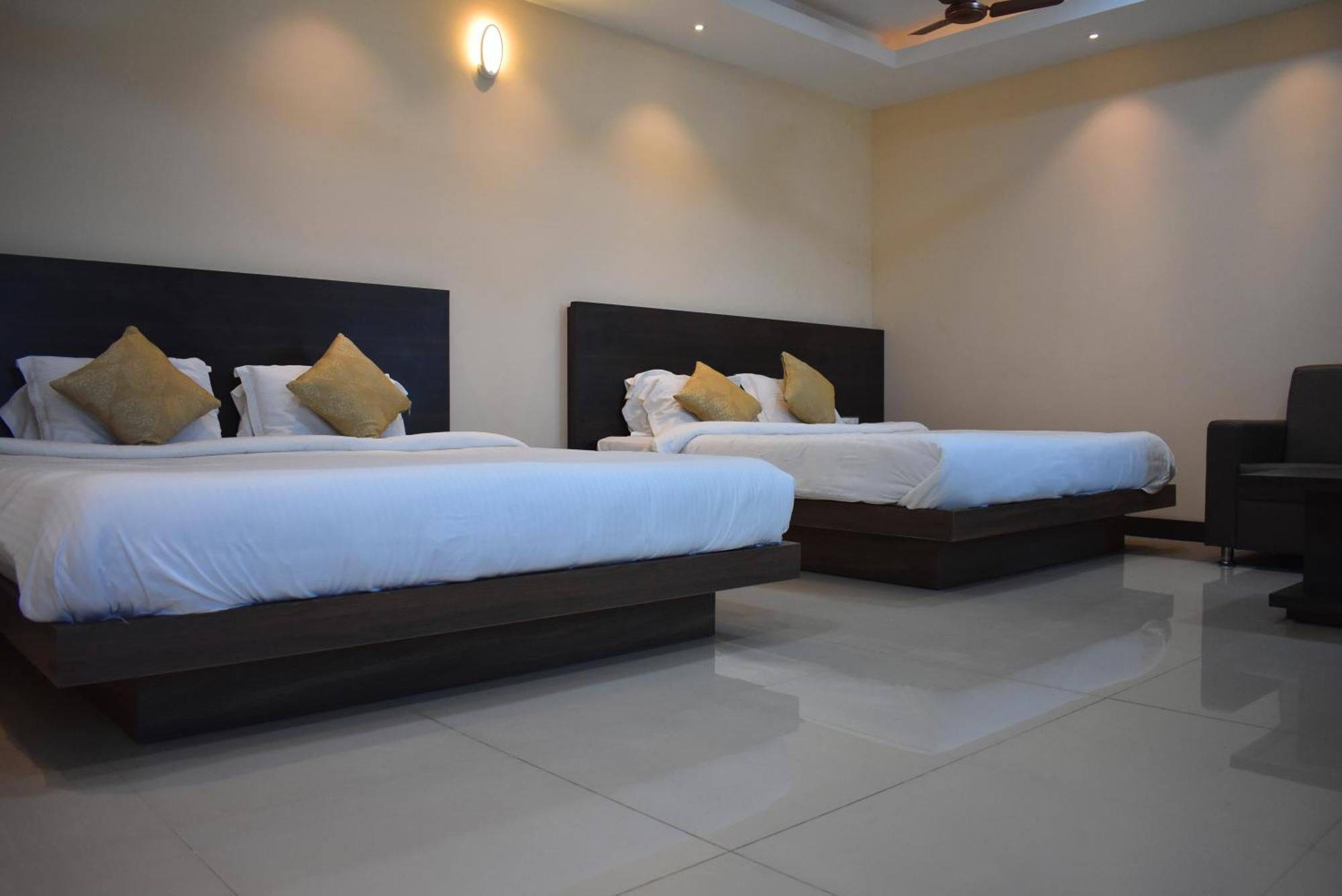Hotel Sami V Landmarks Arantāngi Екстериор снимка